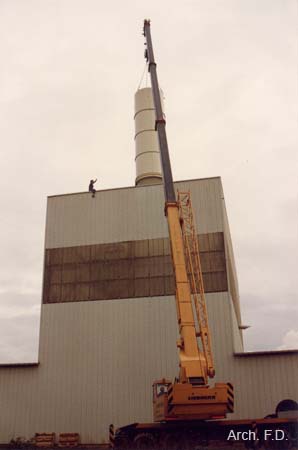 Grutage des silos.